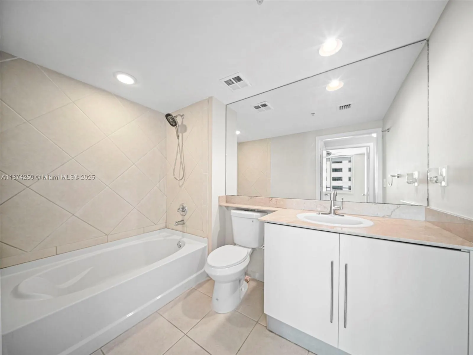 335 S Biscayne Blvd, #2704