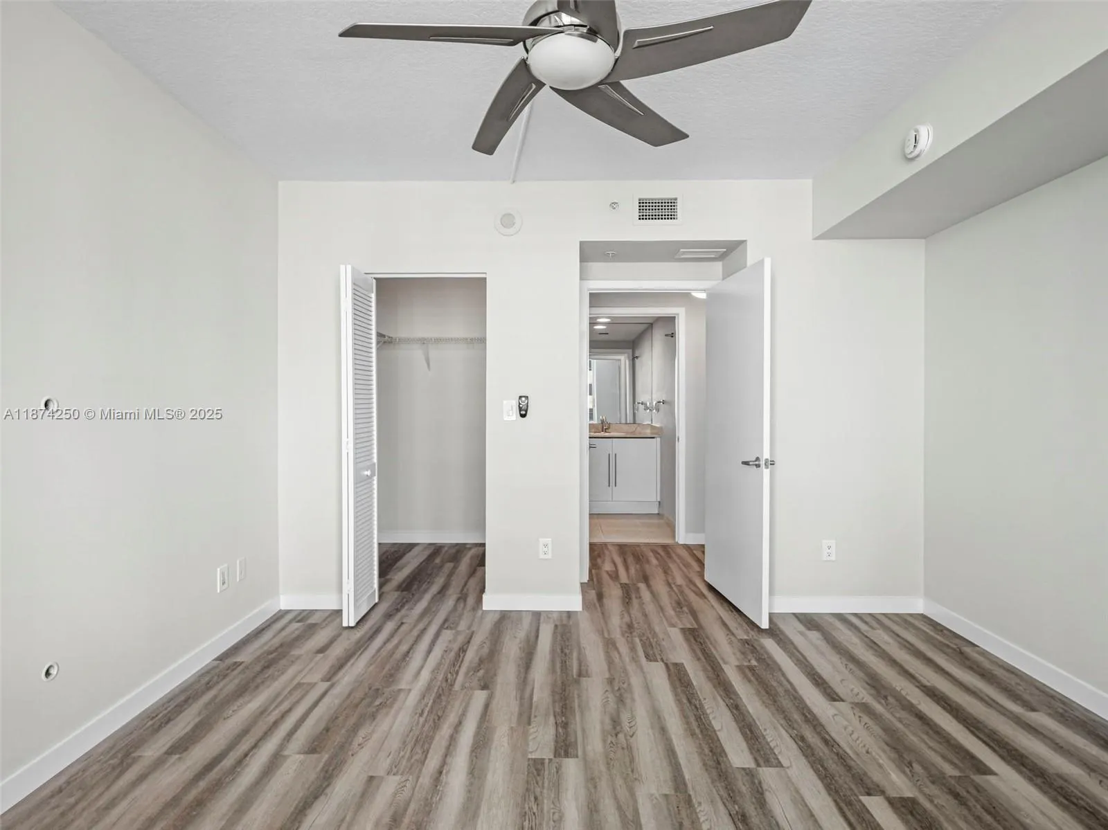 335 S Biscayne Blvd, #2704