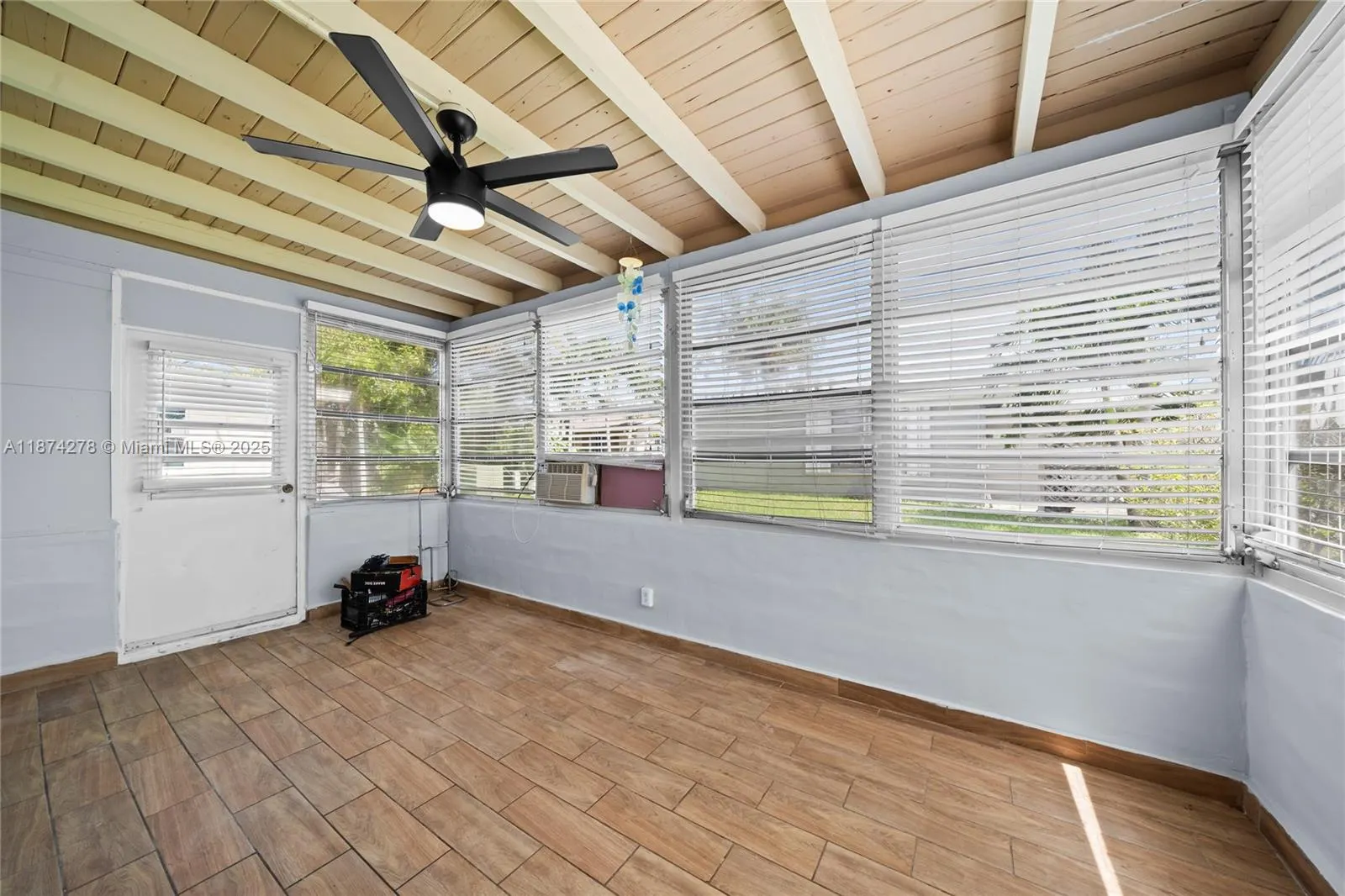 4938 NW 54th Ct