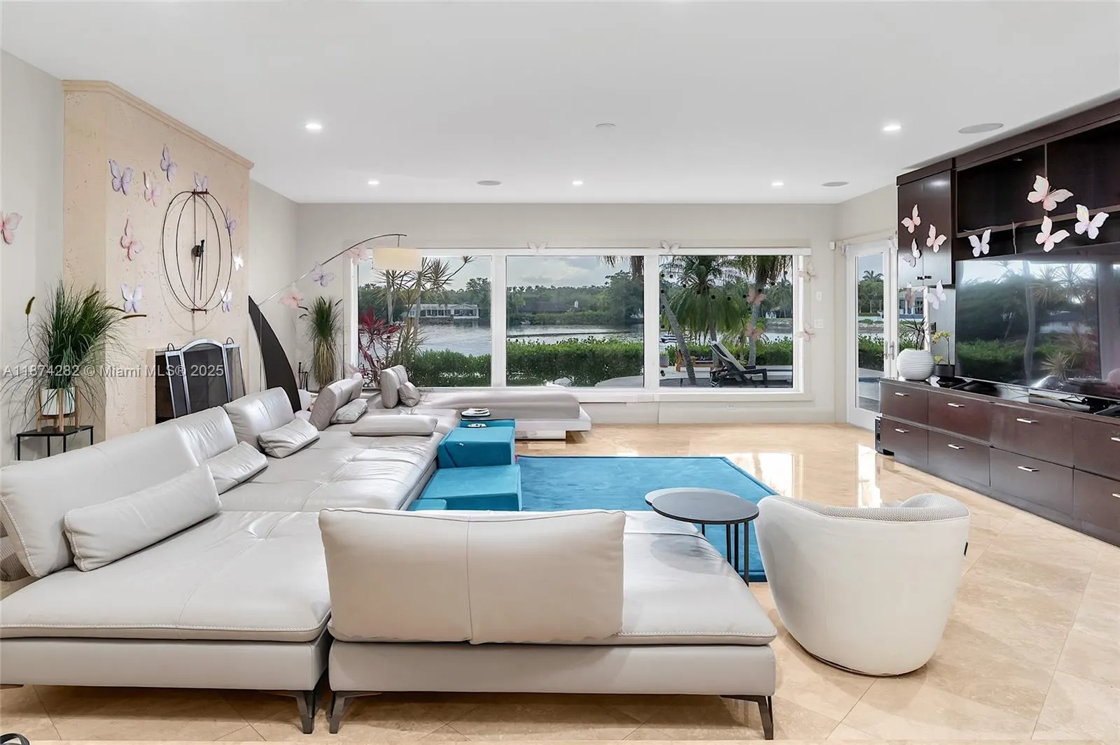 415 Rovino Ave