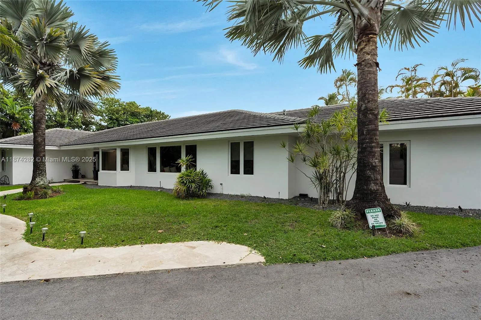 415 Rovino Ave