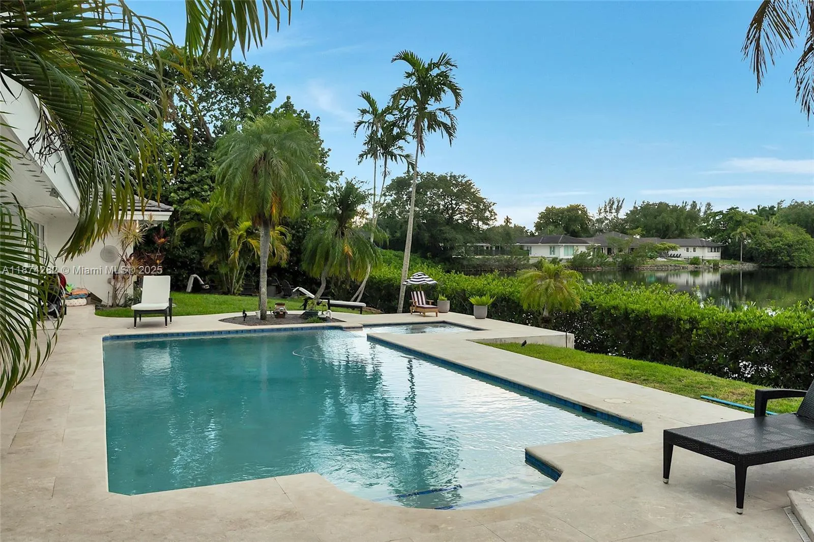 415 Rovino Ave