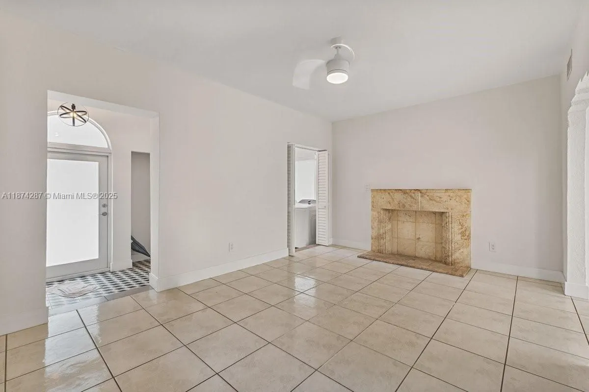 2356 SW 16th Ave