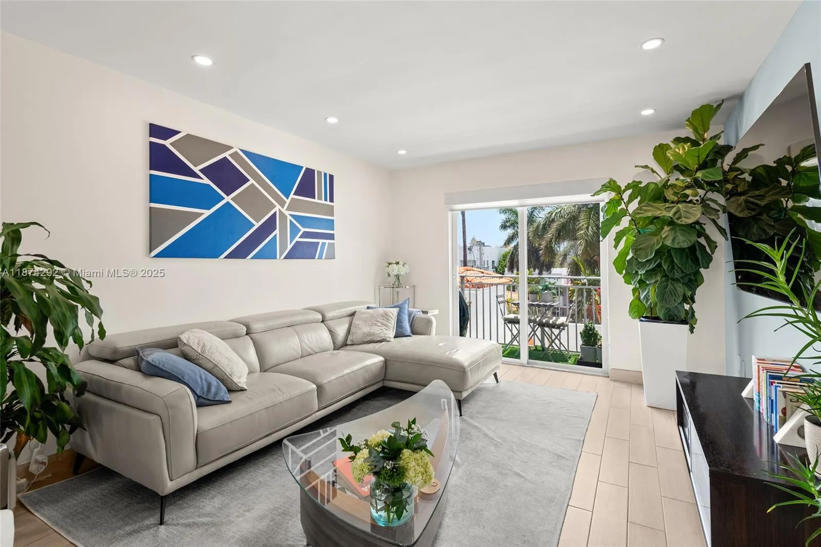 1519 Drexel Ave, #402