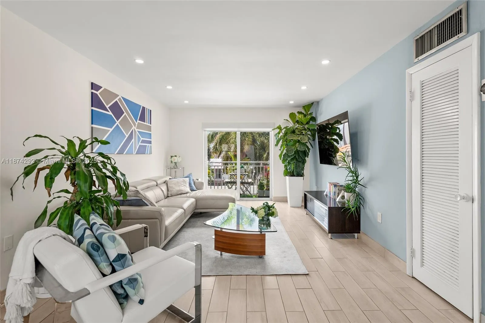 1519 Drexel Ave, #402