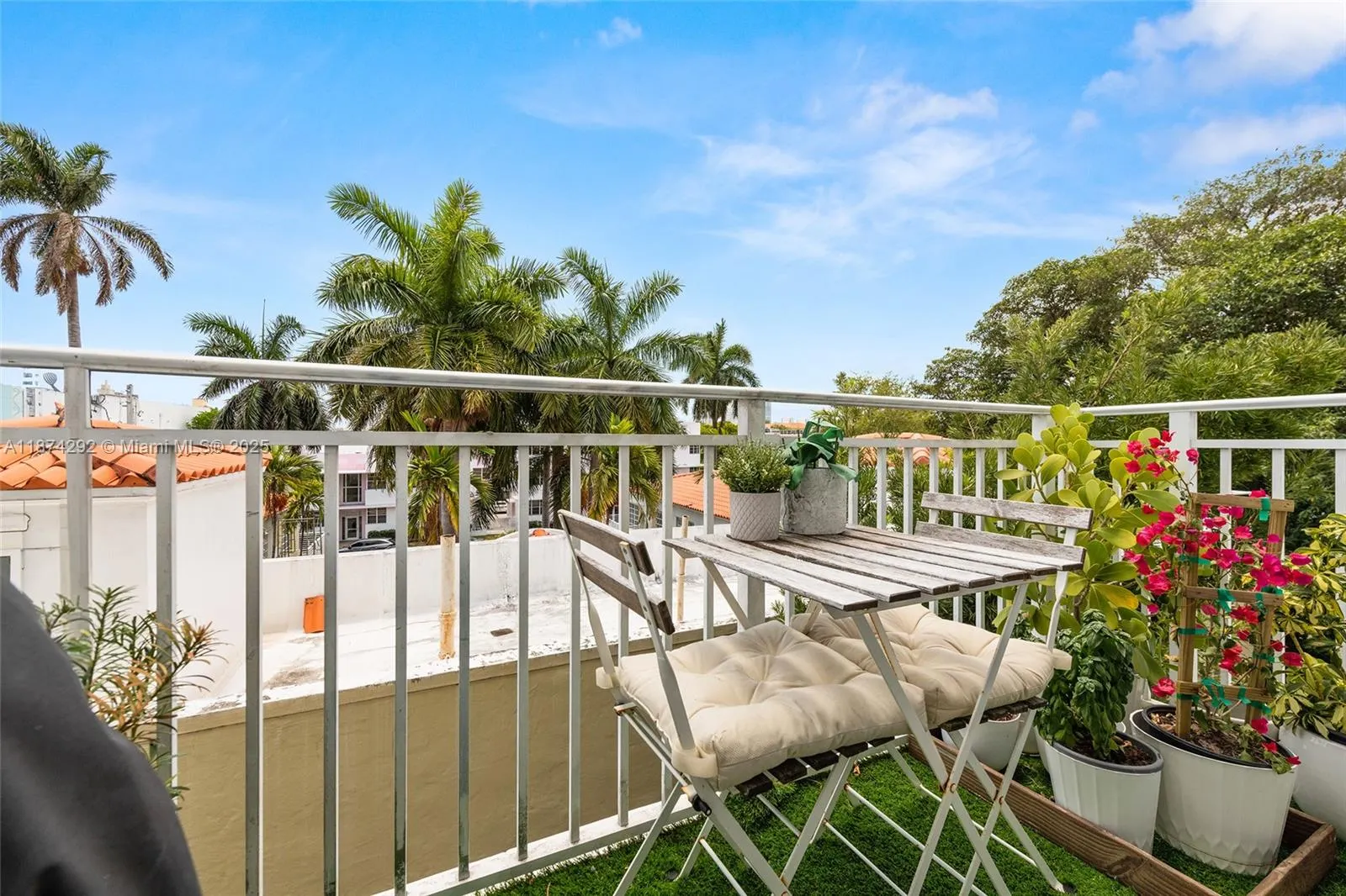 1519 Drexel Ave, #402
