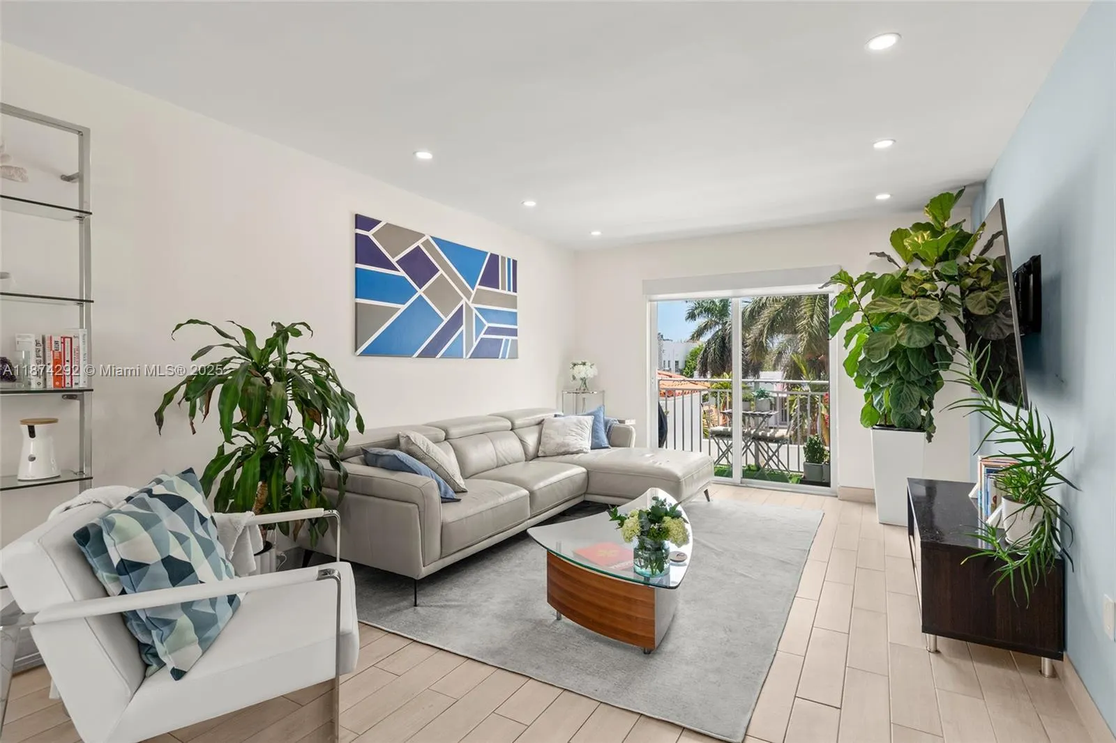 1519 Drexel Ave, #402