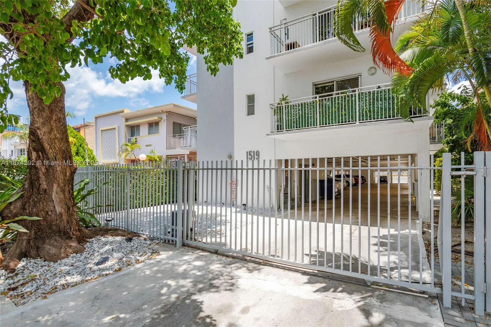 1519 Drexel Ave, #402