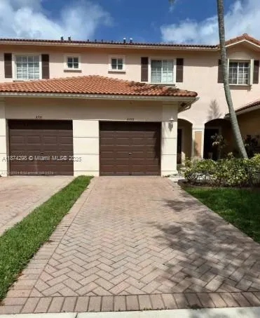 5753 isles circle, #0