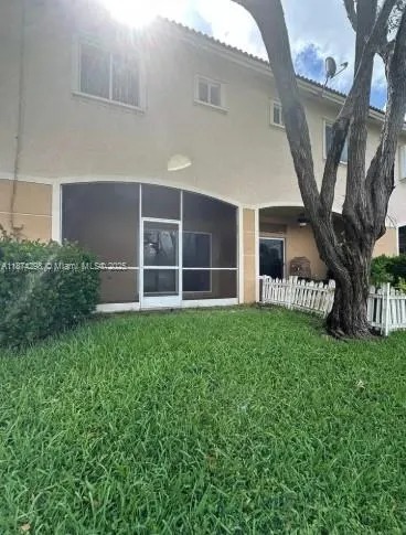 5753 isles circle, #0