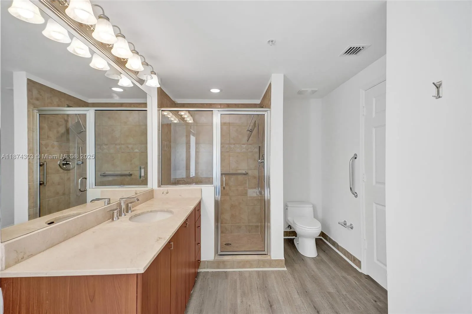 888 S Douglas Rd, #304