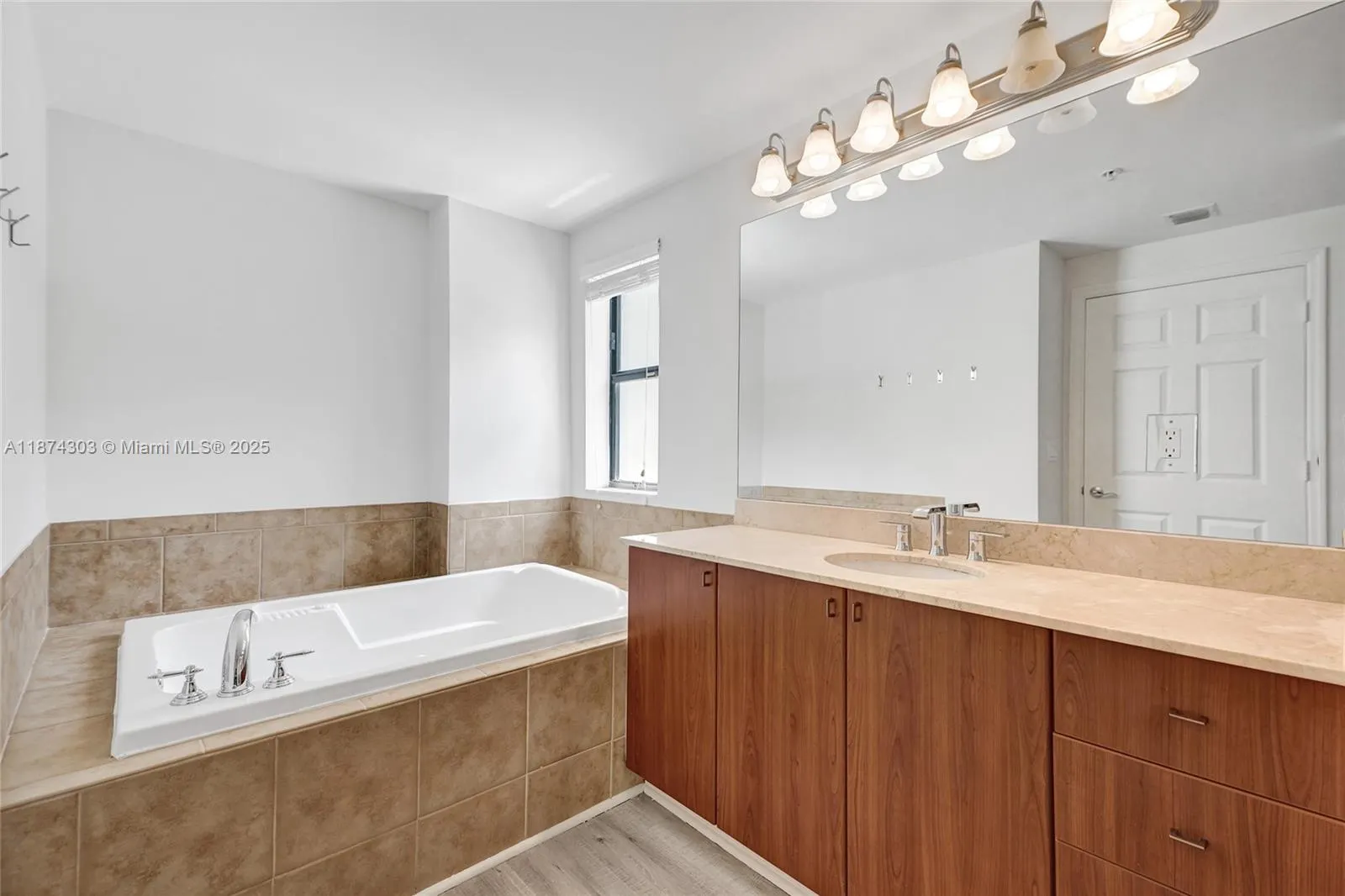 888 S Douglas Rd, #304