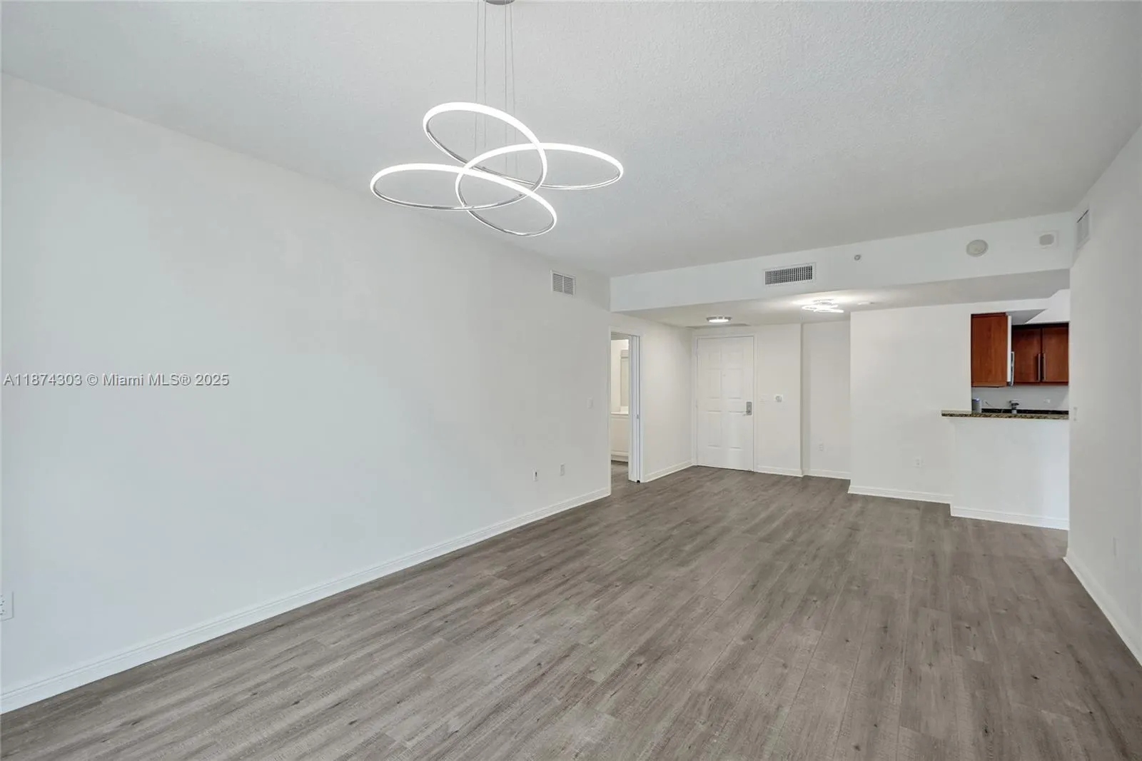 888 S Douglas Rd, #304