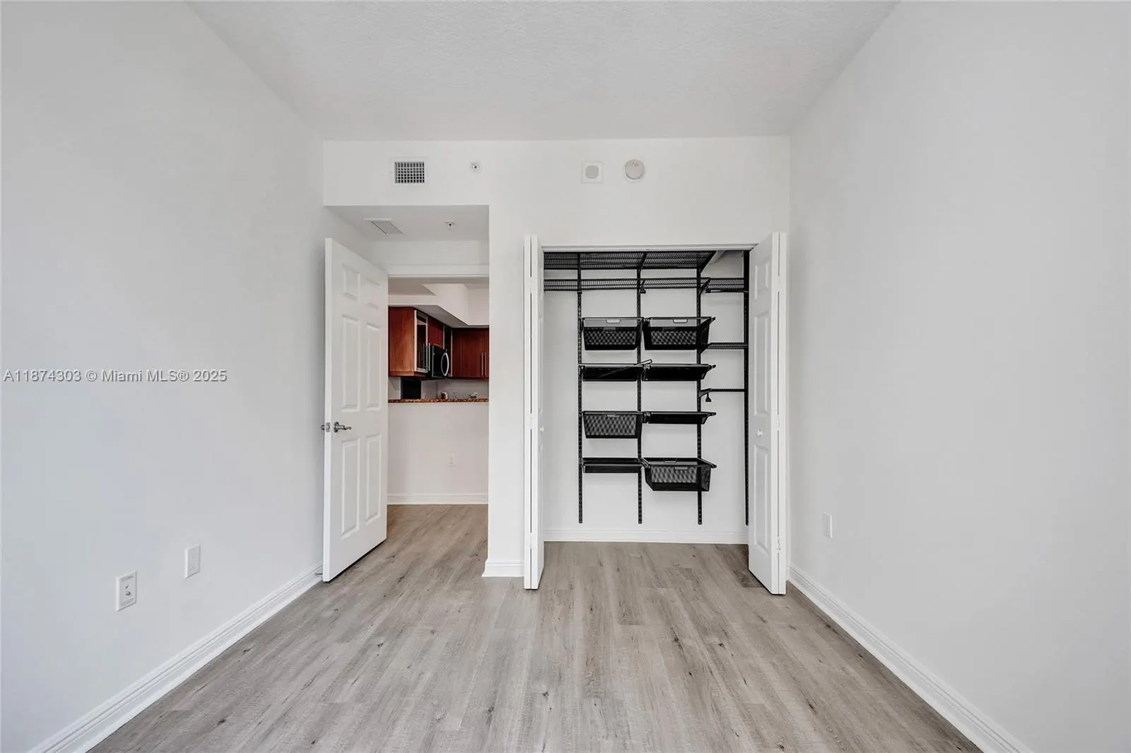 888 S Douglas Rd, #304