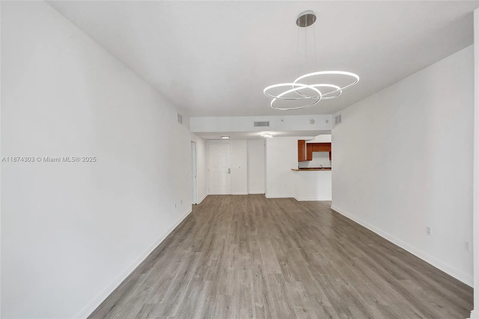 888 S Douglas Rd, #304