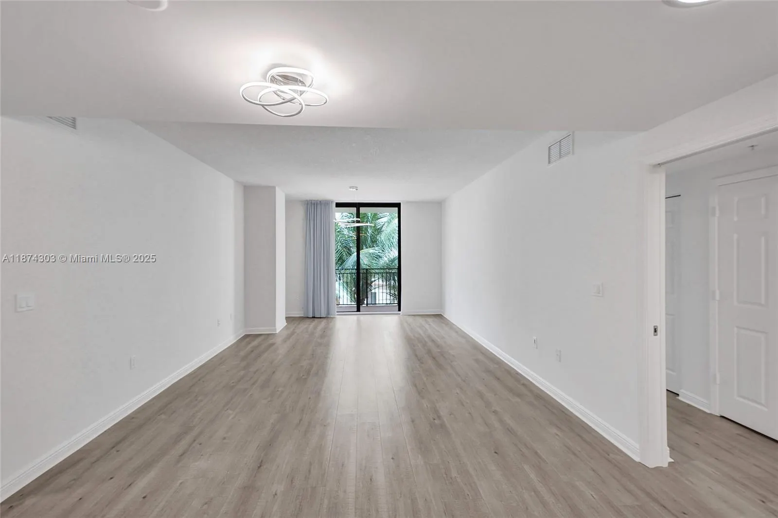 888 S Douglas Rd, #304