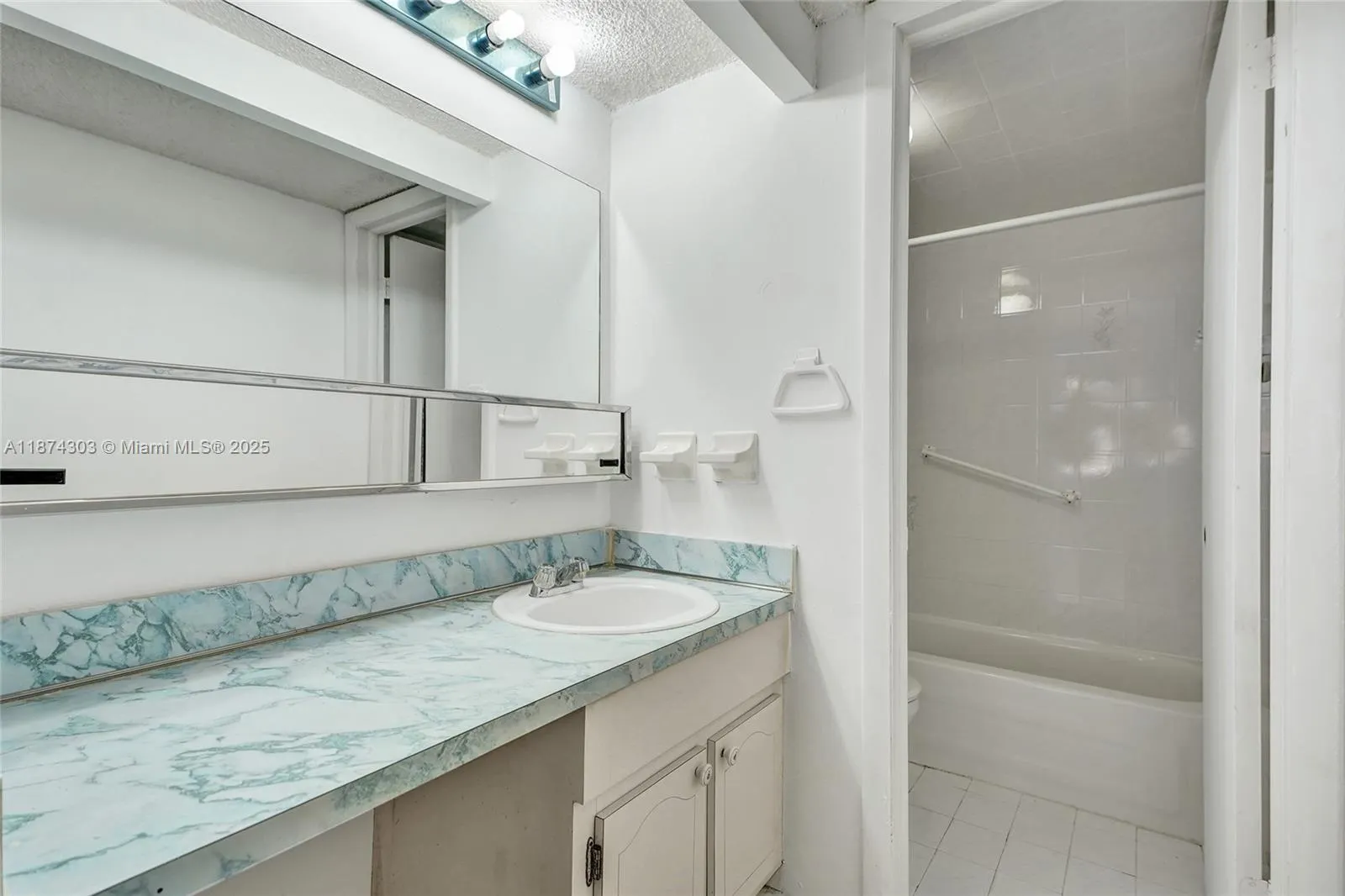 888 S Douglas Rd, #304