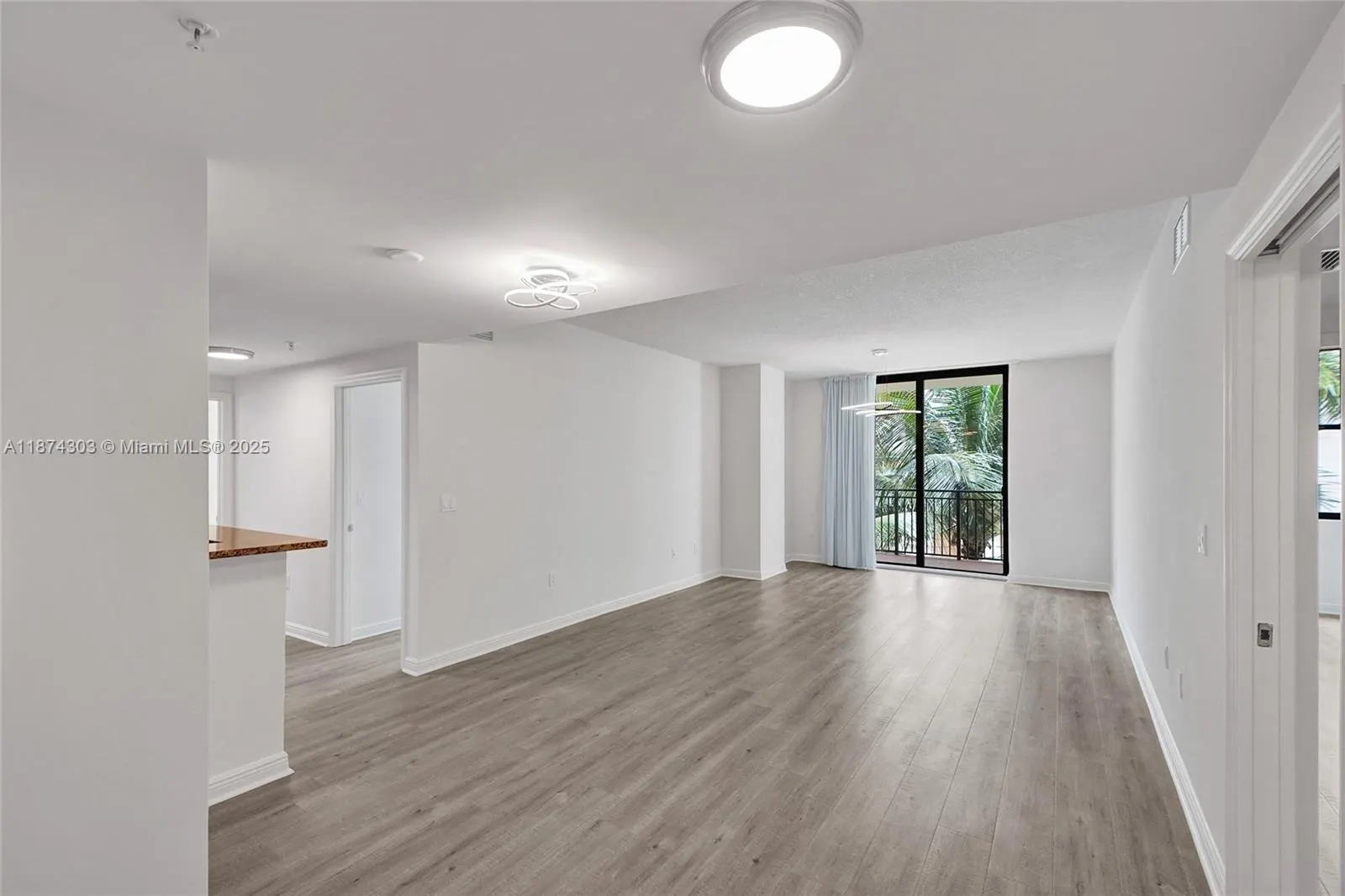 888 S Douglas Rd, #304