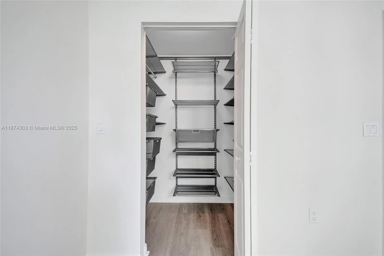 888 S Douglas Rd, #304