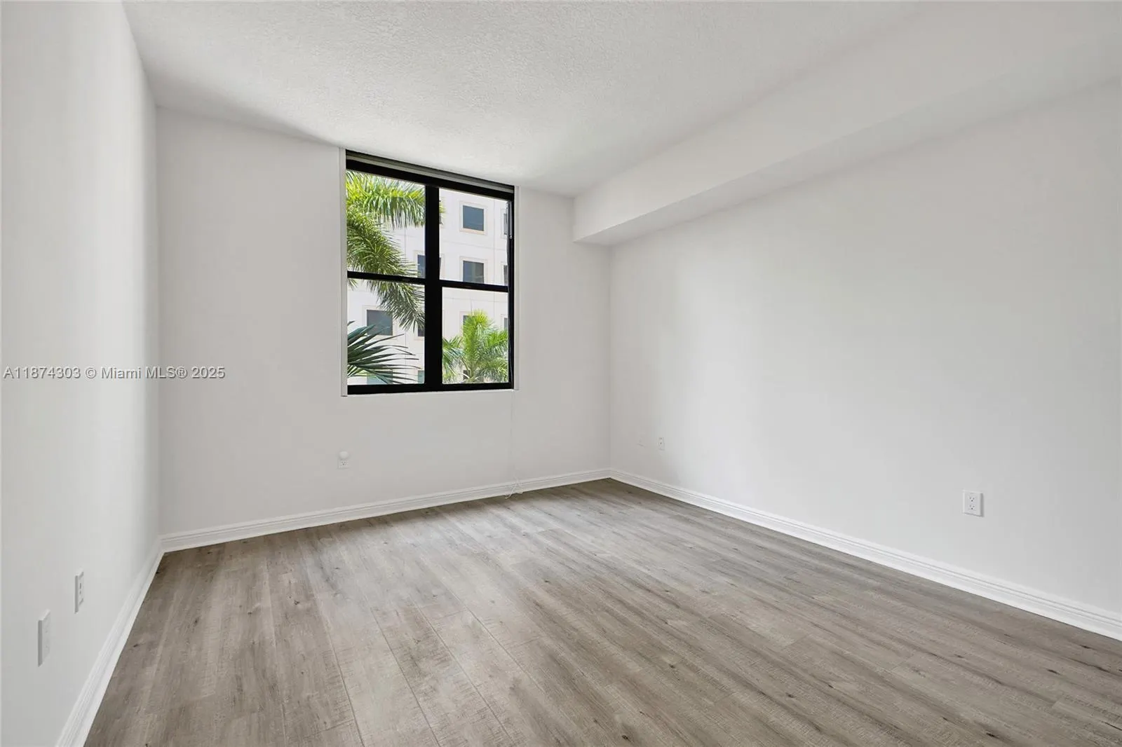 888 S Douglas Rd, #304