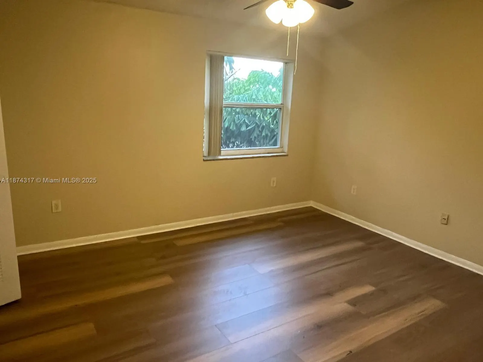 741 N Pine Island Rd, #212