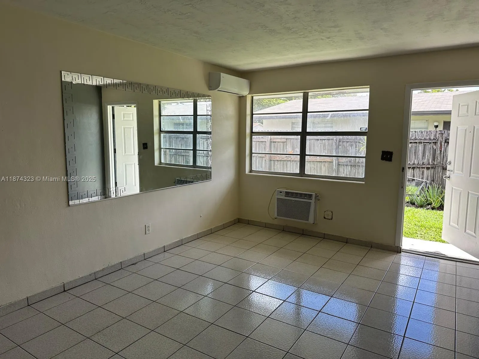 3980 SW 51st St, #1