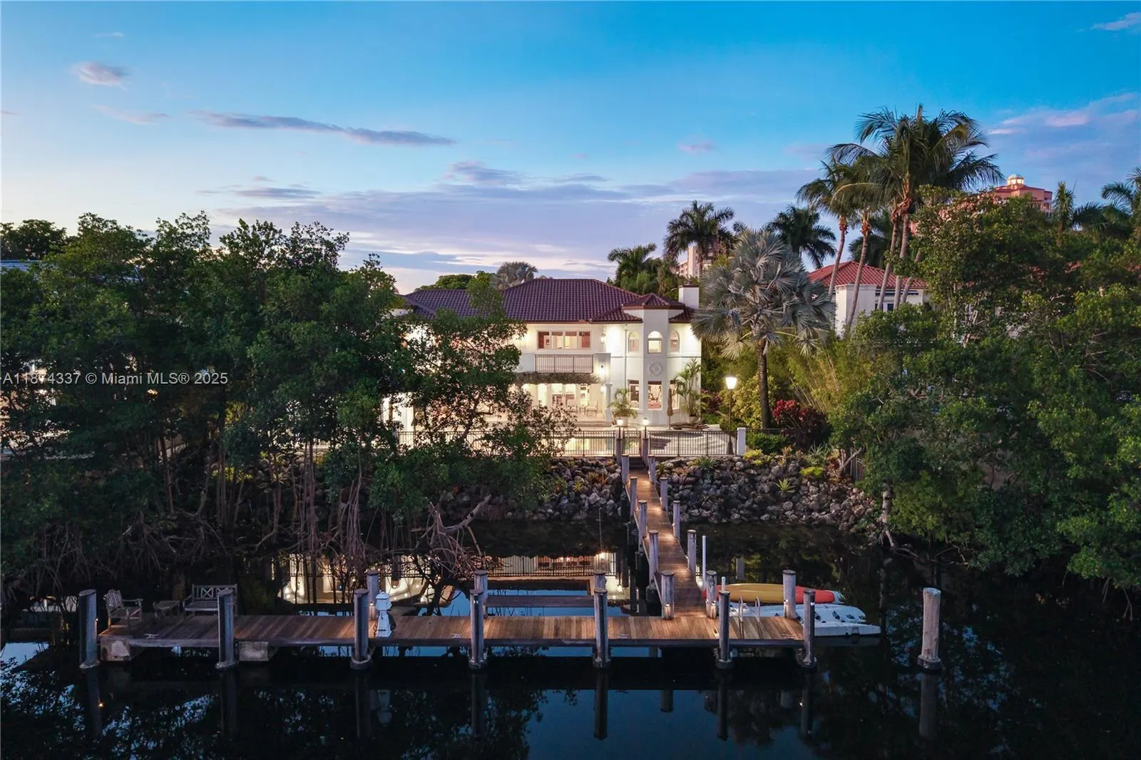 277 Veleros Ct