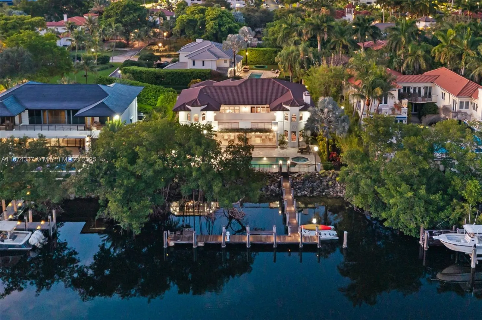 277 Veleros Ct