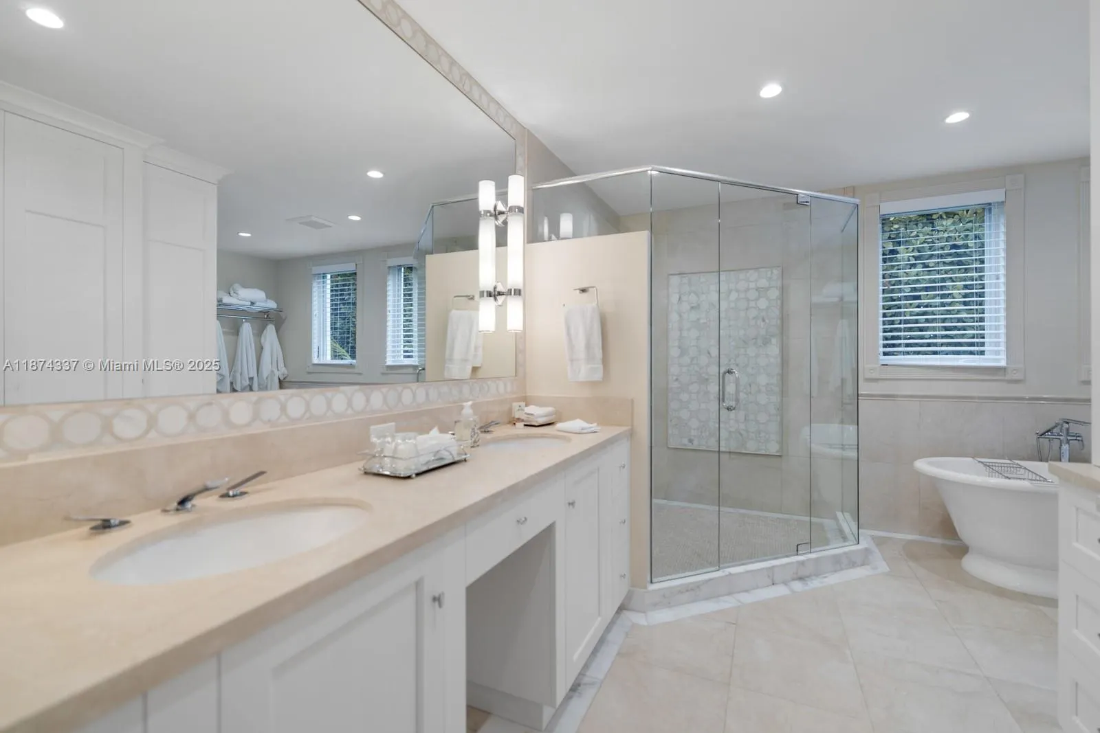 277 Veleros Ct