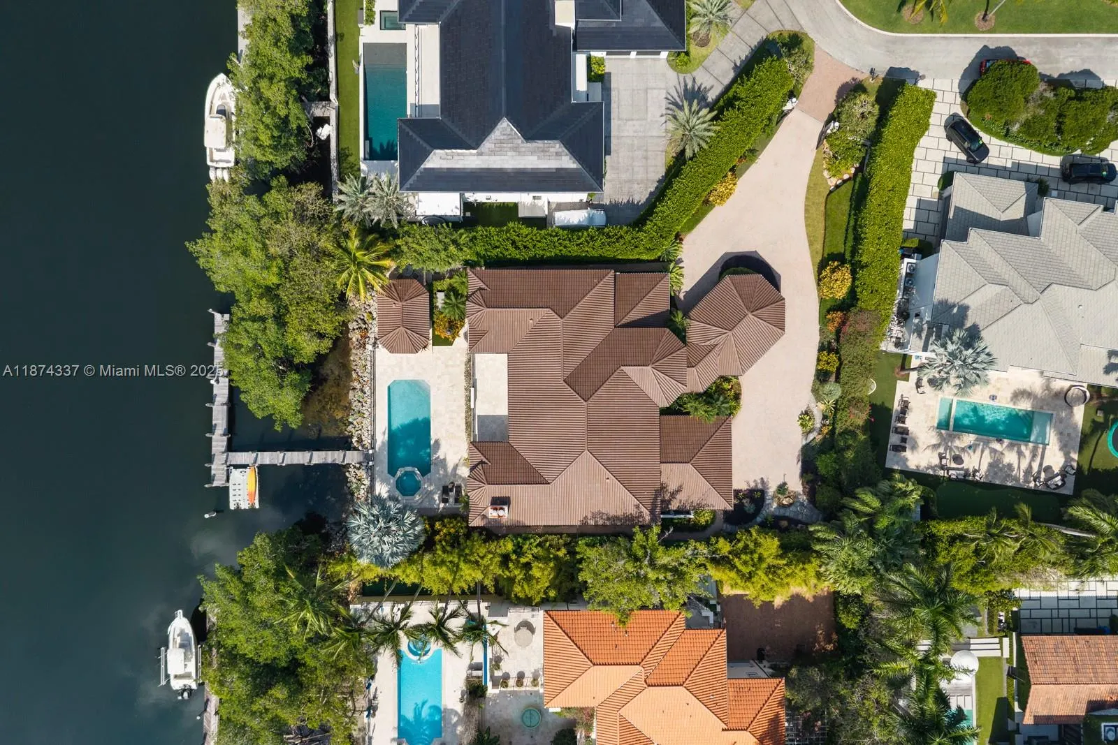 277 Veleros Ct