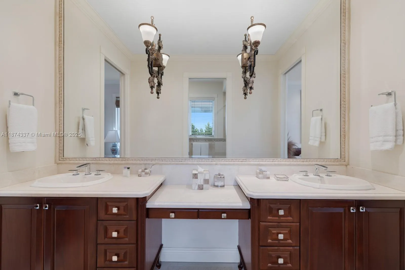 277 Veleros Ct