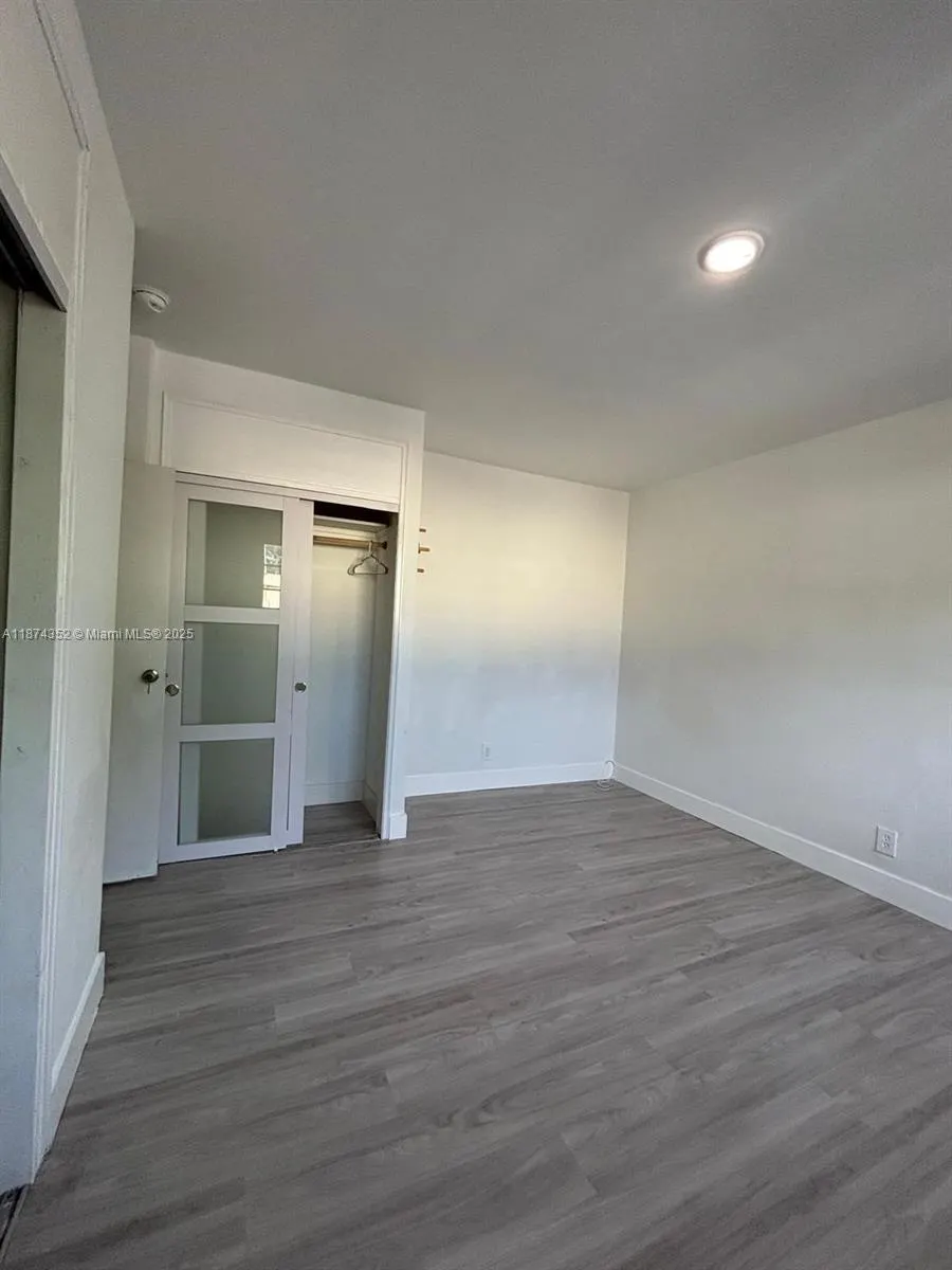 2025 Bay Dr, #3