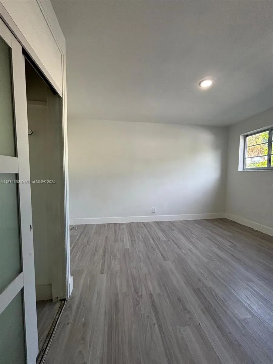 2025 Bay Dr, #3