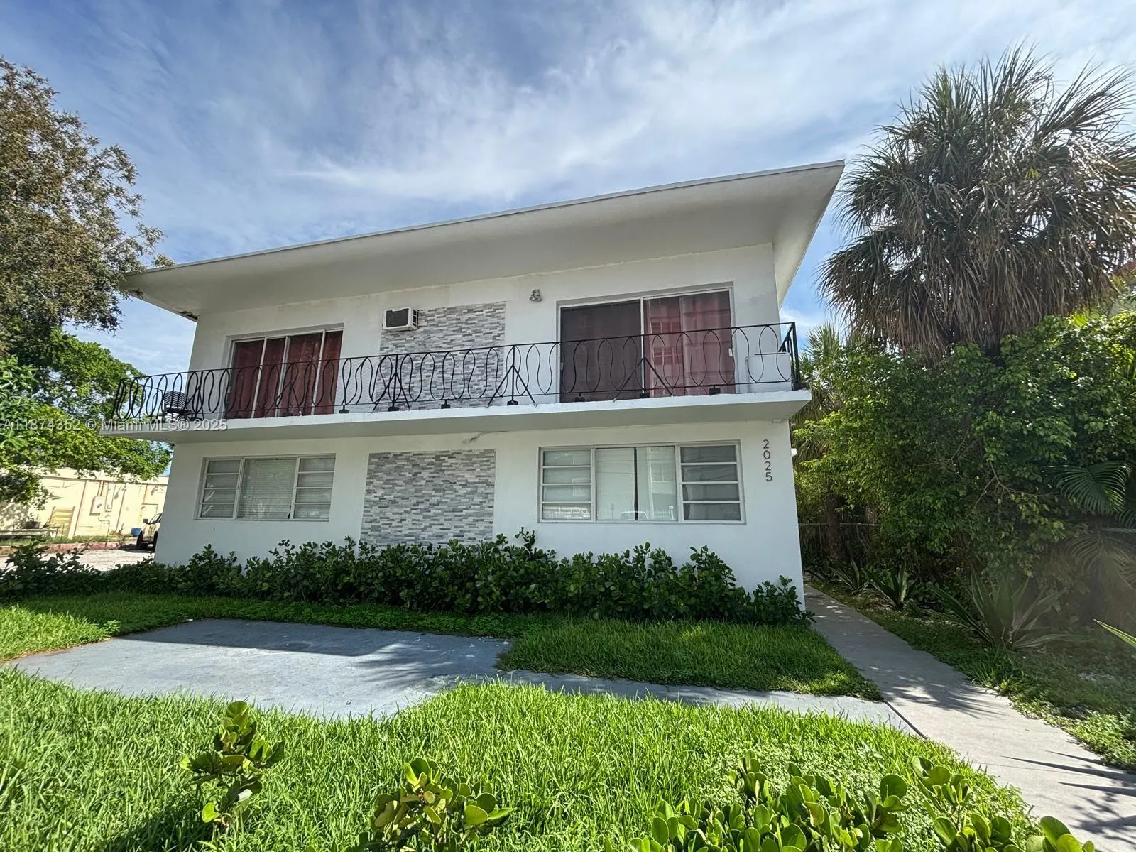 2025 Bay Dr, #3