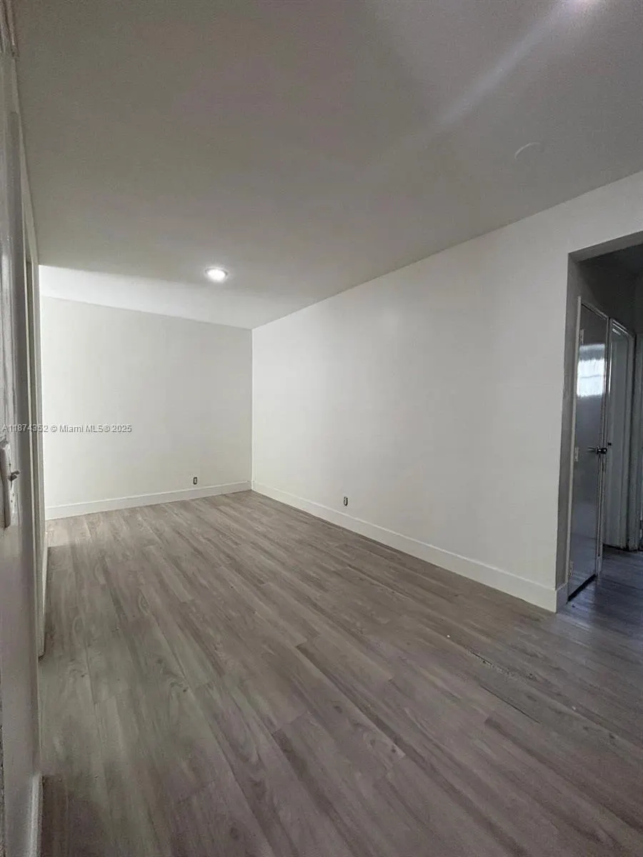 2025 Bay Dr, #3