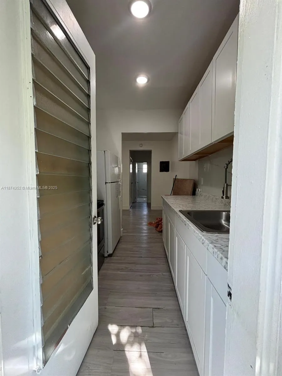 2025 Bay Dr, #3