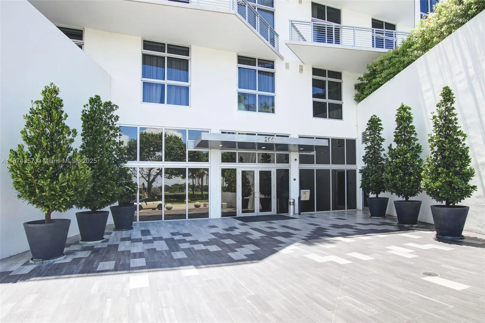 2001 Meridian Av, #509
