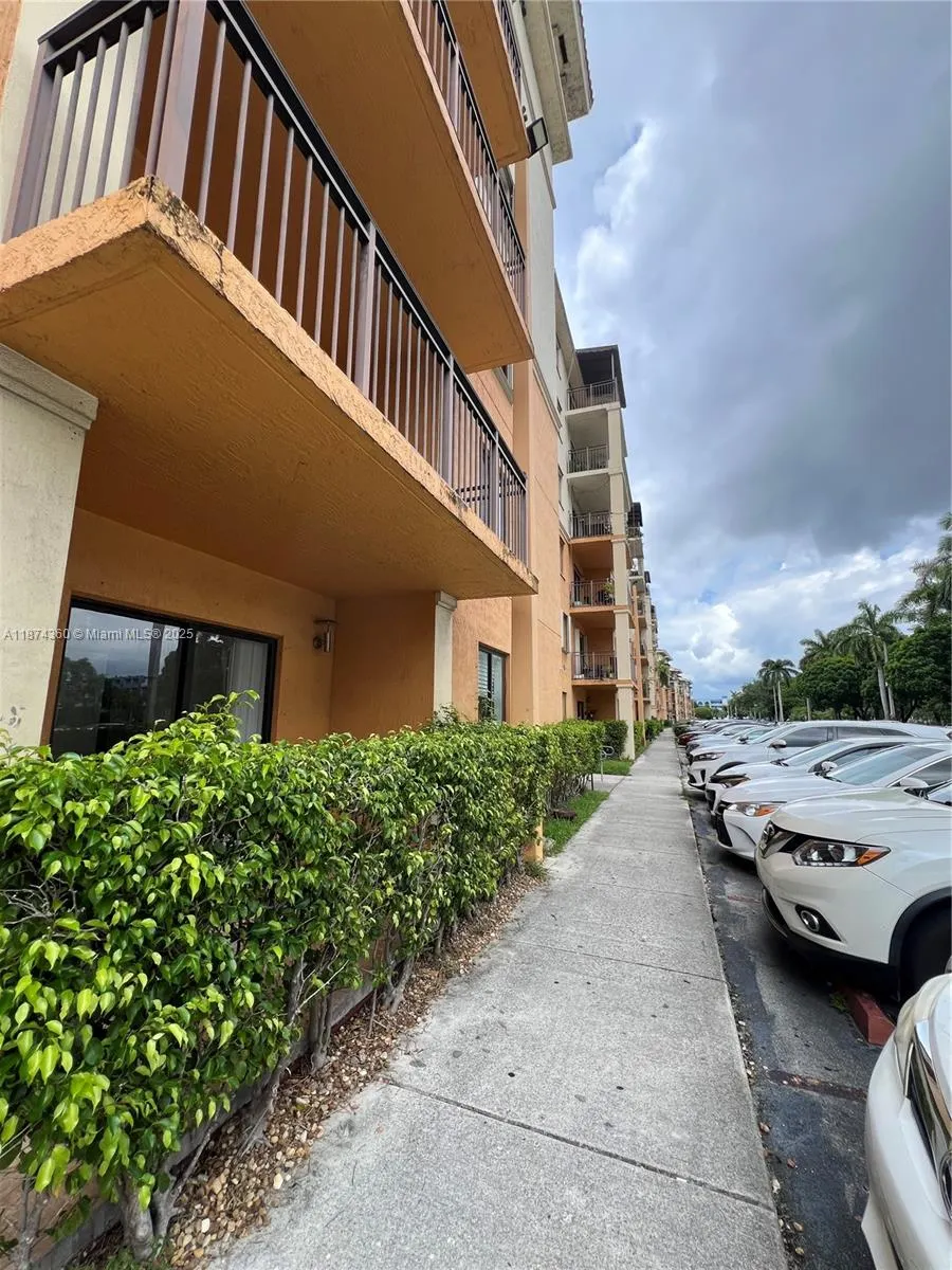 9300 Fontainebleau Blvd, #E101