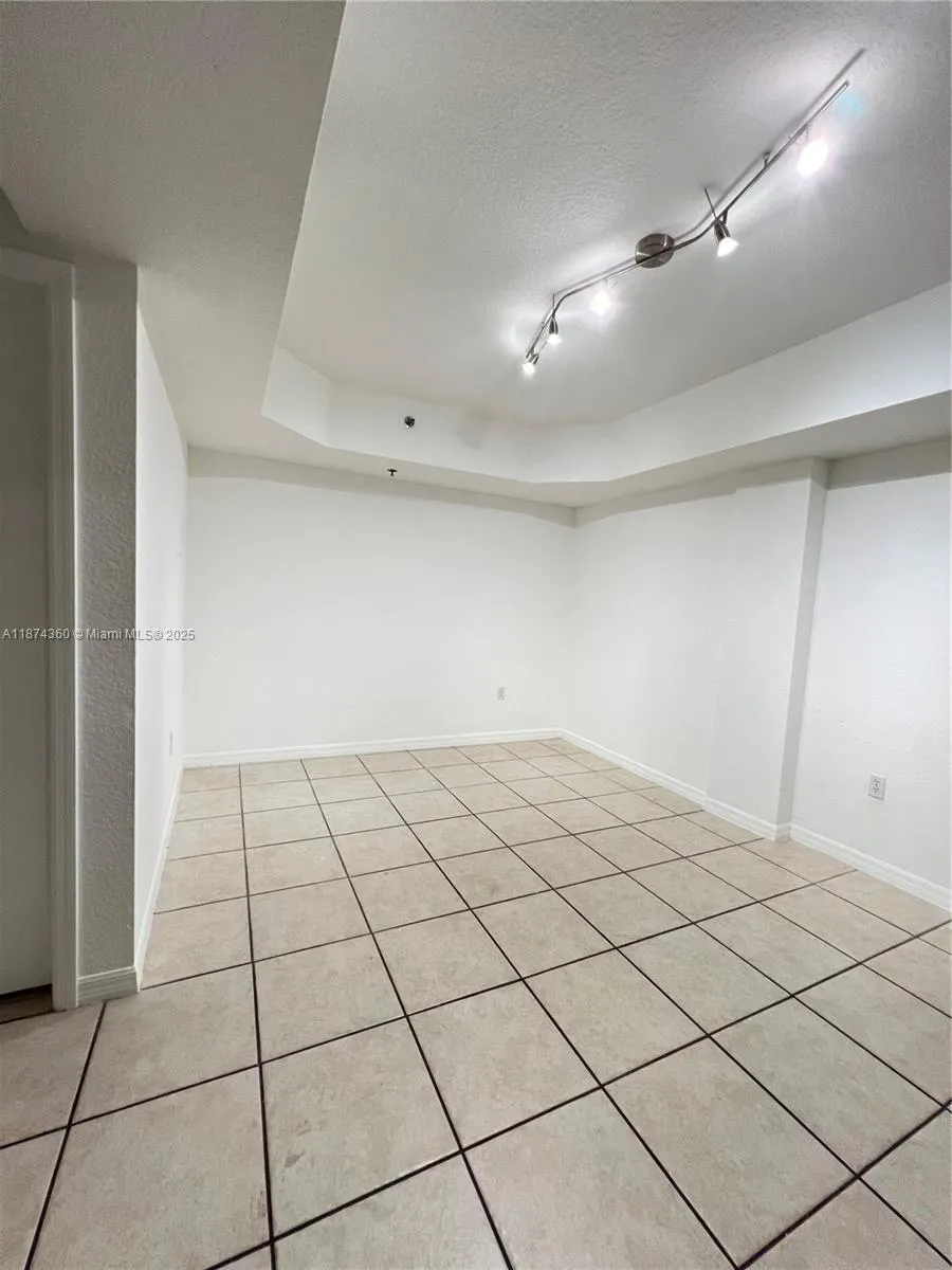 9300 Fontainebleau Blvd, #E101