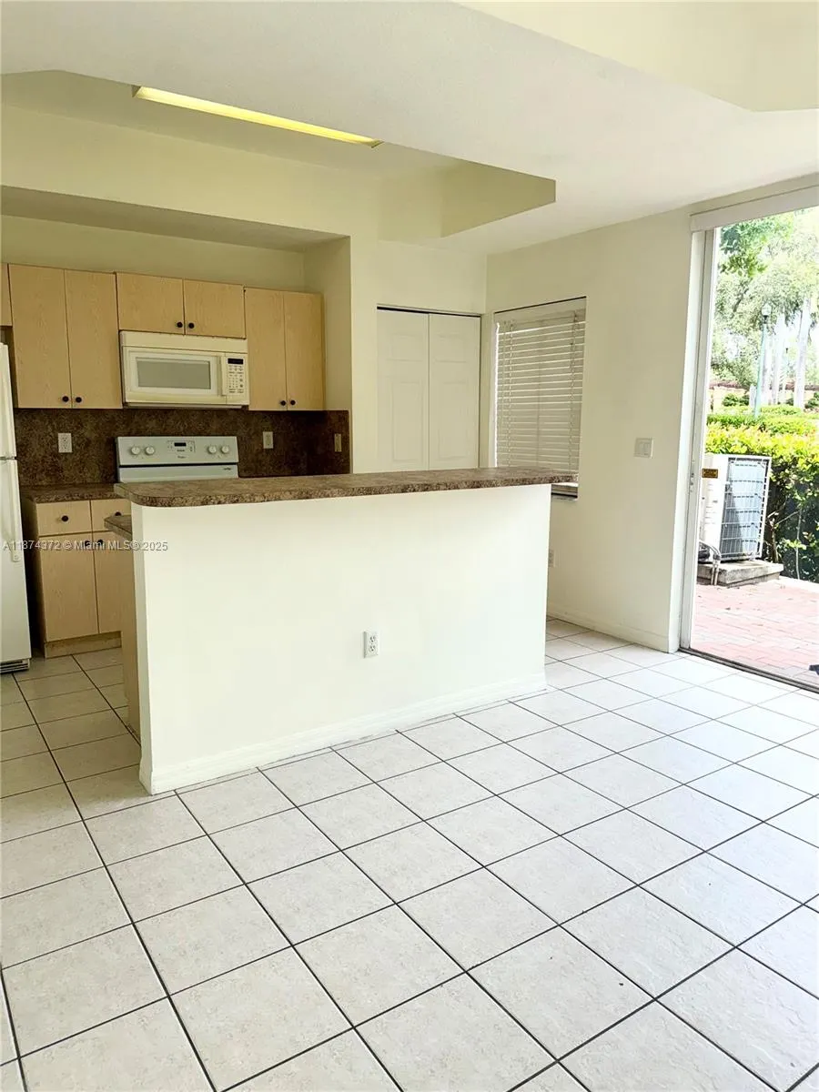 2161 Anchor Ct, #2002