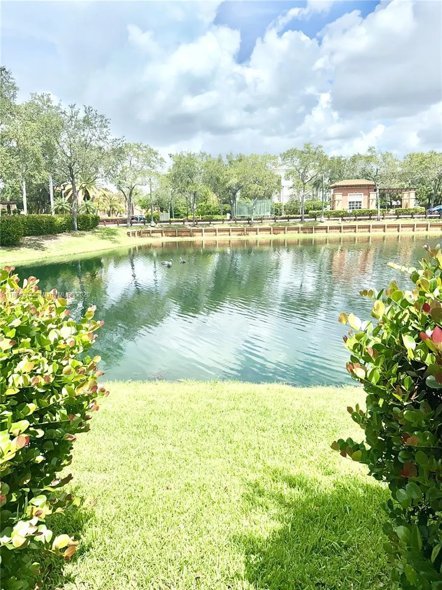 2161 Anchor Ct, #2002