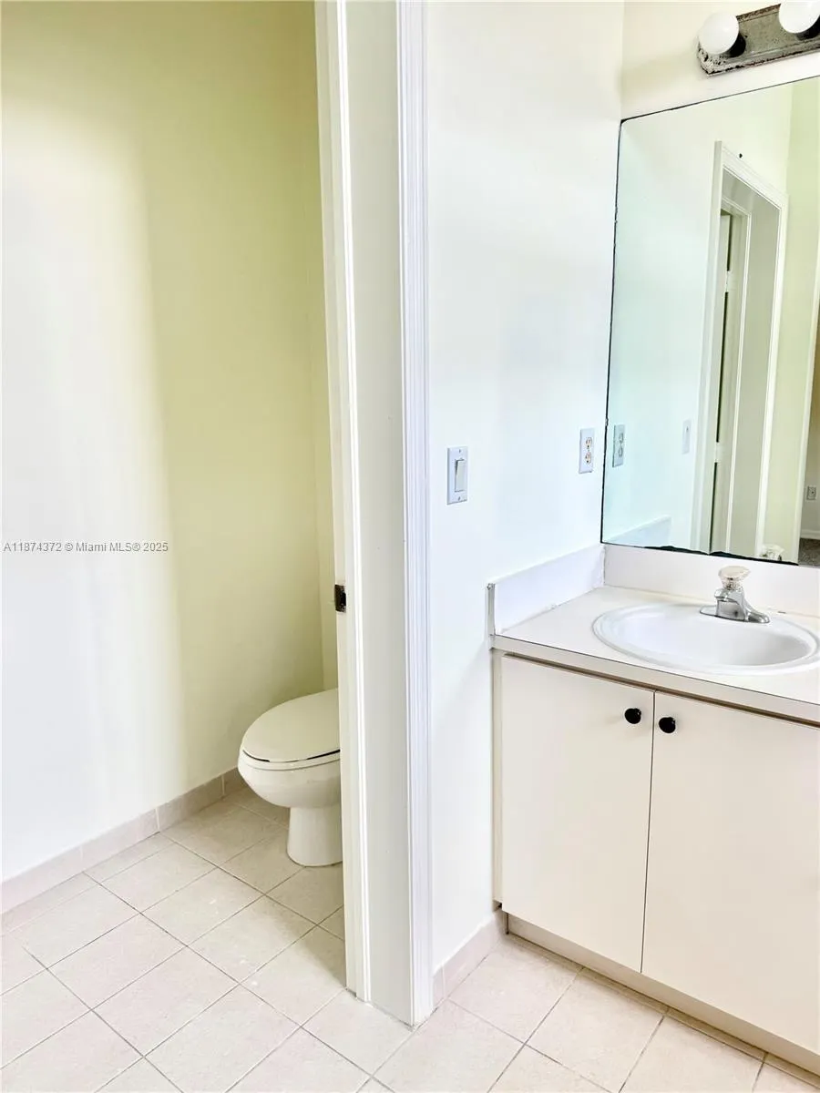 2161 Anchor Ct, #2002