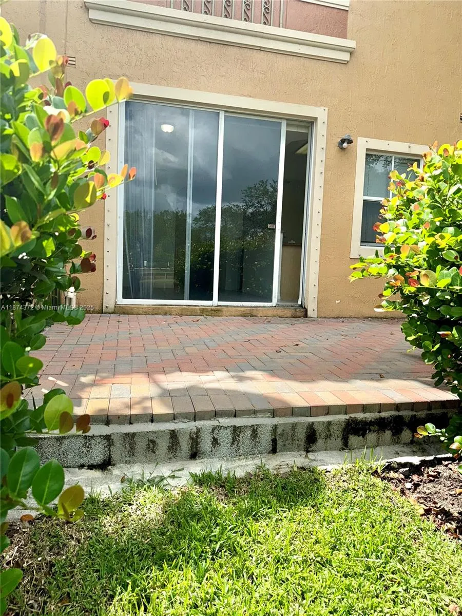 2161 Anchor Ct, #2002