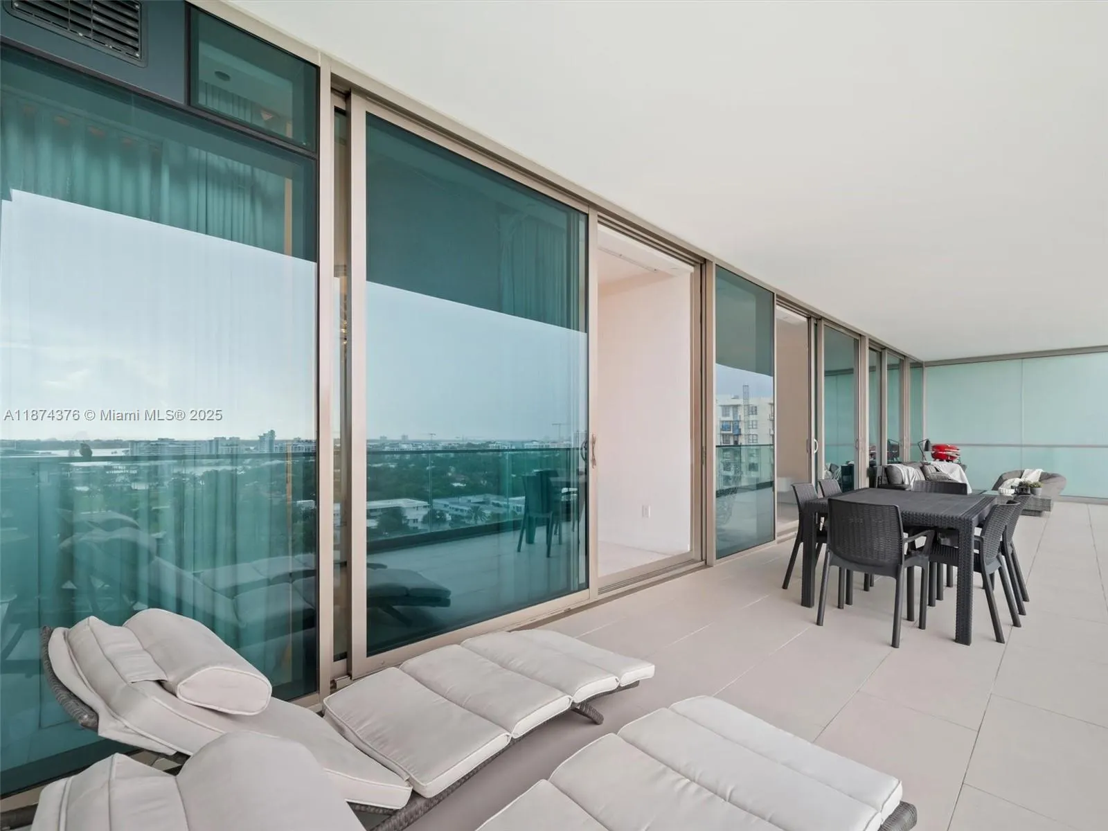 10203 Collins Ave, #1105