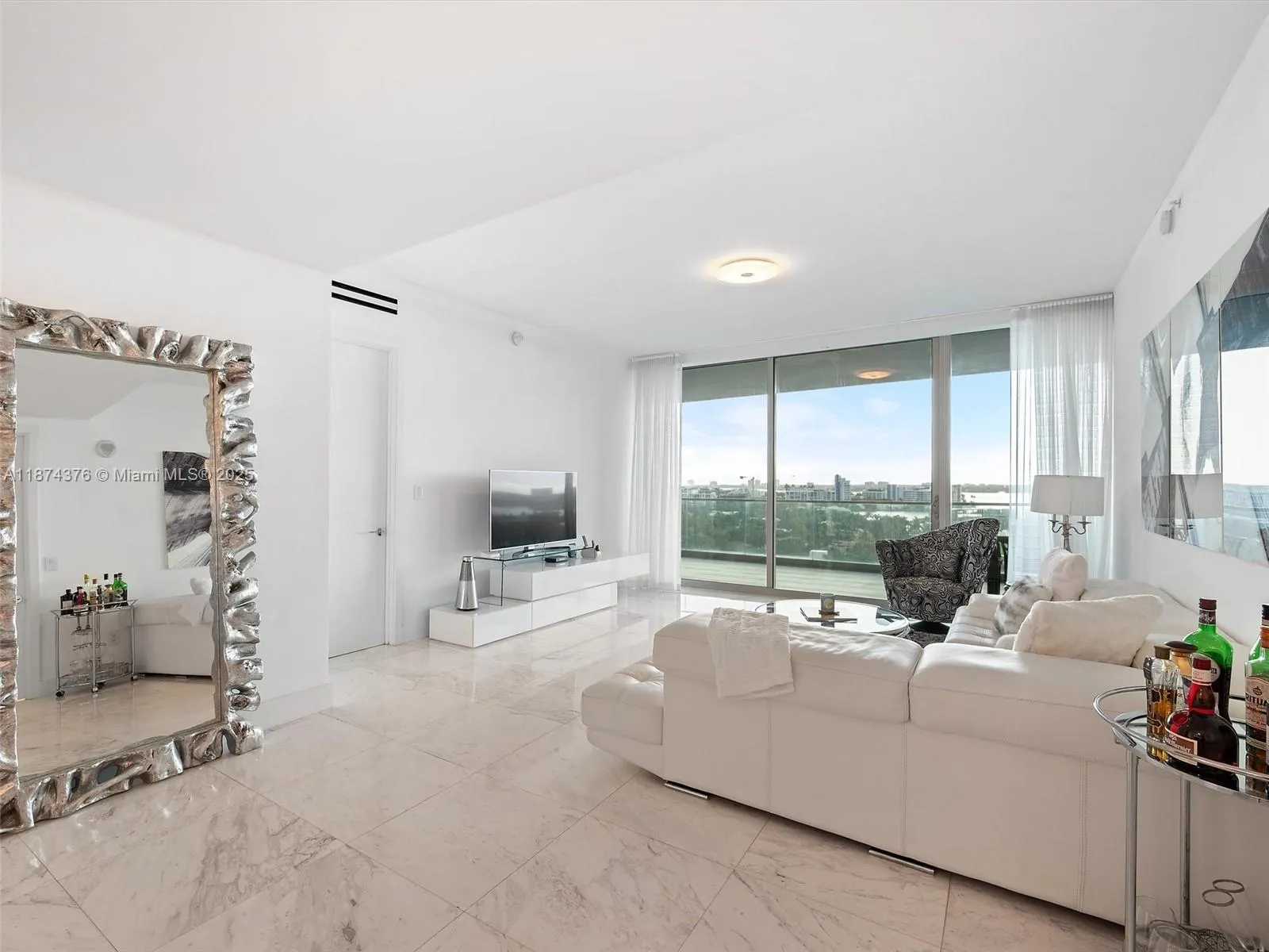 10203 Collins Ave, #1105