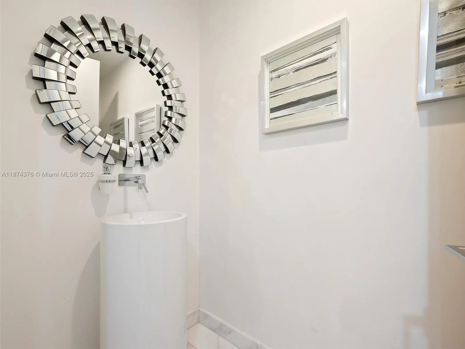 10203 Collins Ave, #1105