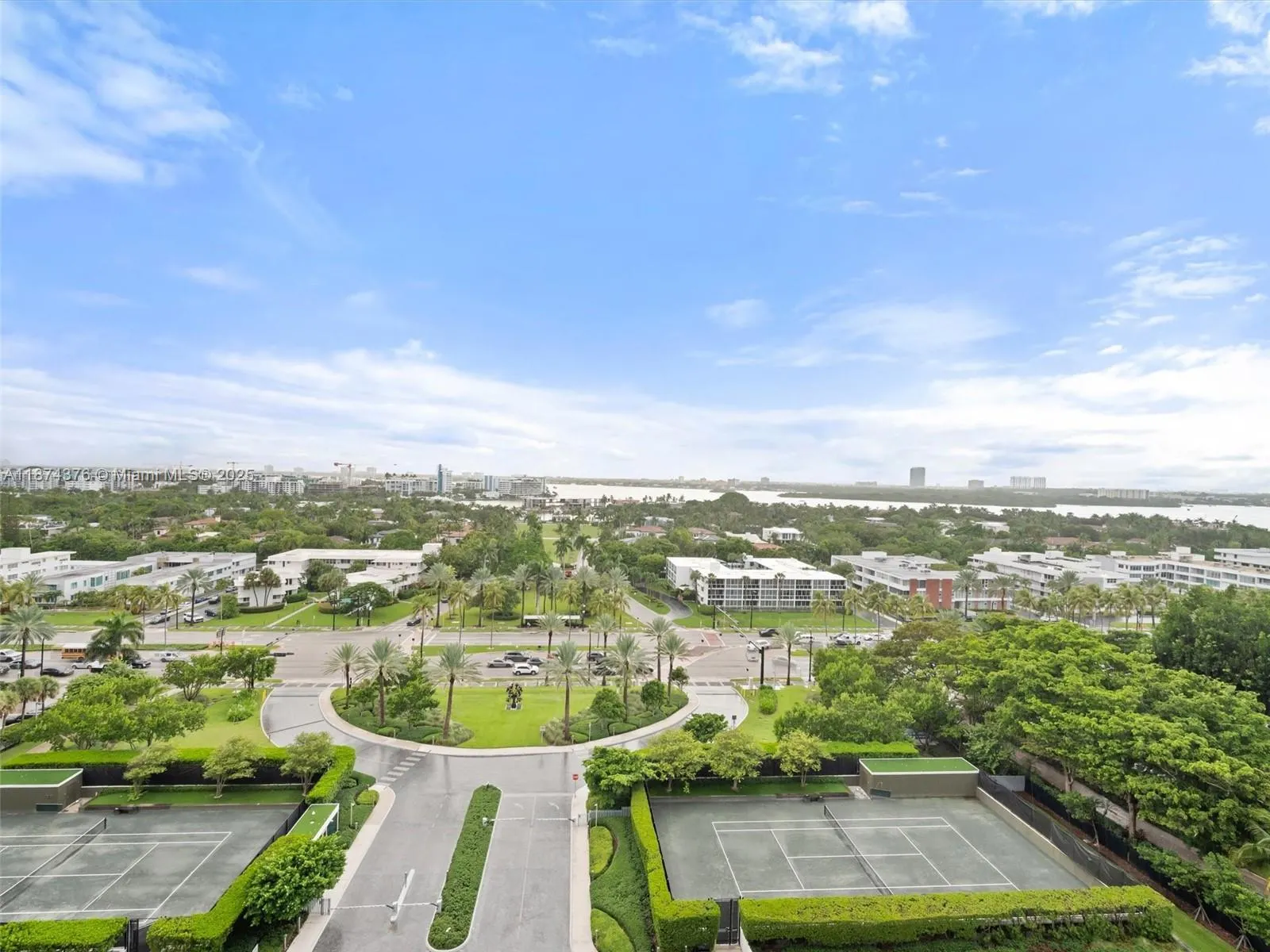 10203 Collins Ave, #1105