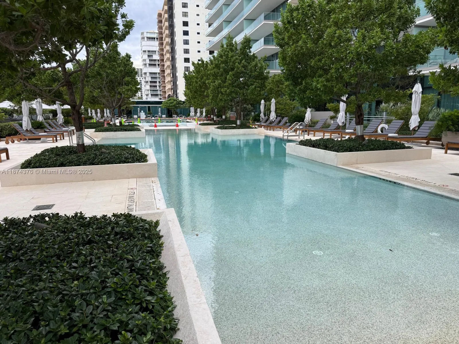 10203 Collins Ave, #1105