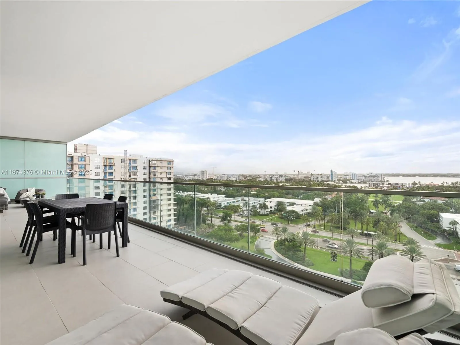 10203 Collins Ave, #1105