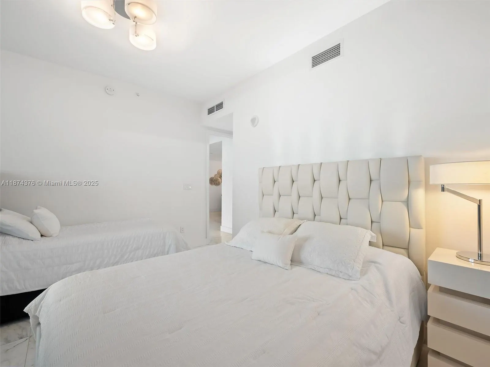 10203 Collins Ave, #1105